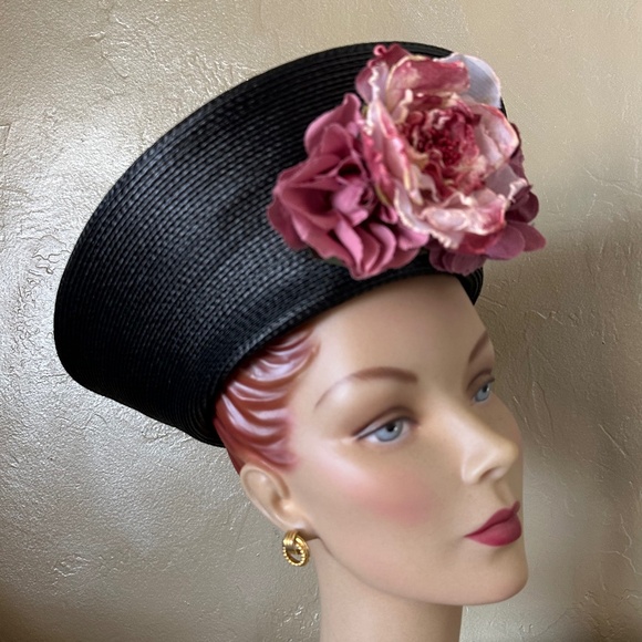 DASHING 1970s\' DESIGNER BLACK STRAW HAT + TALL UPTURNED BRIM + FLOWERS main image 4